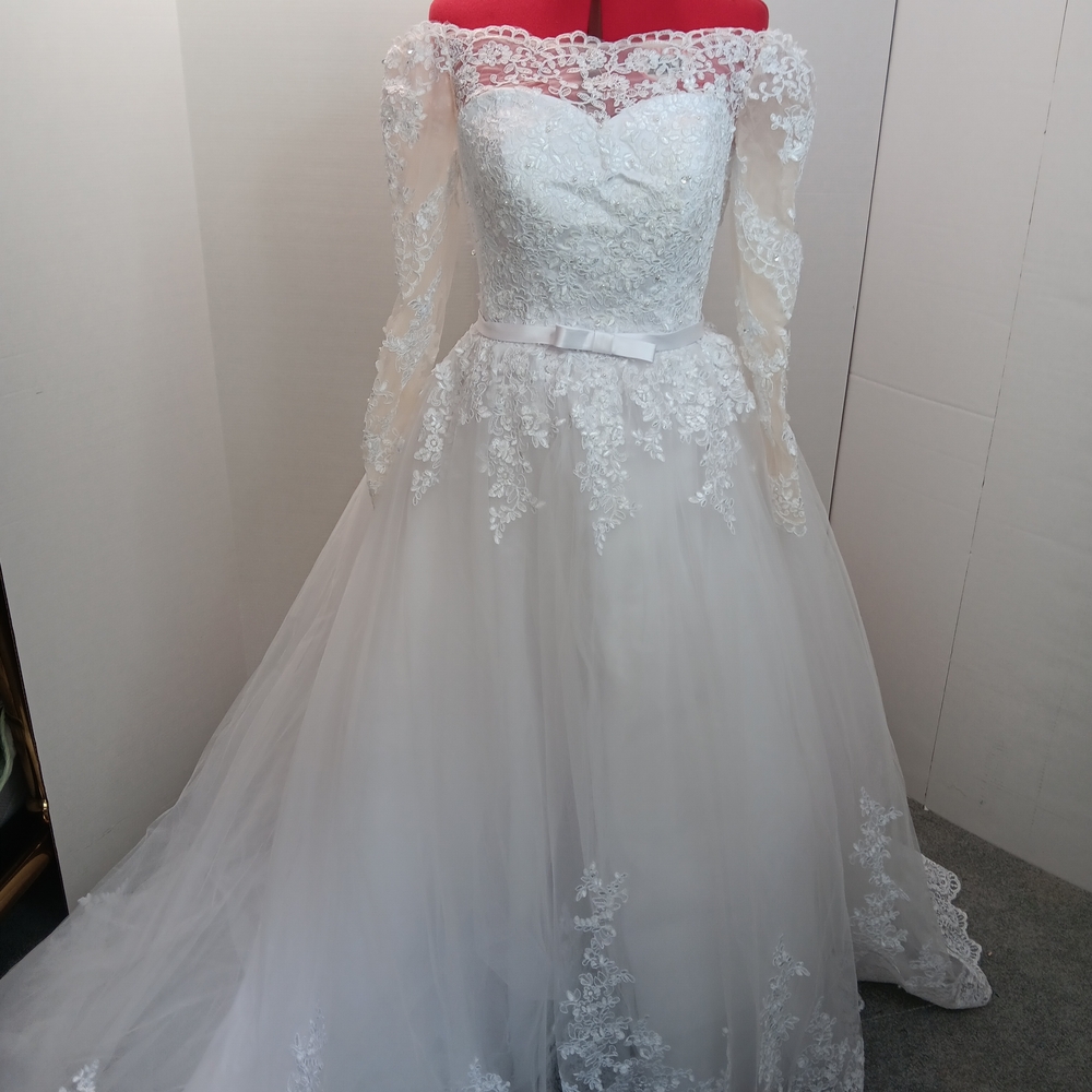 Elegant Lace Wedding Dress
